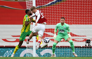 Arsenal's Emile Smith Rowe scores