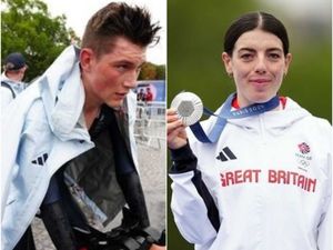 Supporting image for story: Silver joy for Anna Henderson but despair for Josh Tarling in time trials