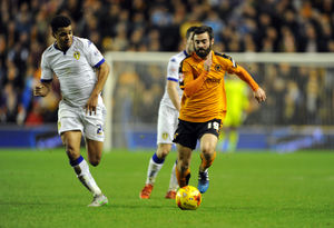 Jack Price of Wolverhampton Wanderers and Tom Adeyemi of Leeds United. (AMA)