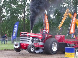 Supporting image for story: Tractors will pull in the crowds at event