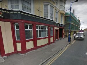 Supporting image for story: Jailed: Thug who delivered 'boxer-style' punch during attack in bar