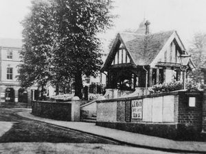 Supporting image for story: As James Oliver inaugurated his great gift to Wellington, he expressed the hope that it would be a boon to the working classes of the town, for whom it was principally intended.