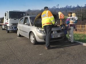 Supporting image for story: Coronavirus: My car has broken down, will I still be able to get assistance?