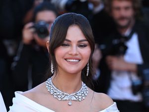 Supporting image for story: Selena Gomez joins billionaire club thanks to beauty brand venture