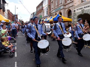 Supporting image for story: Families flock to enjoy carnival spirit in Stourbridge - PICTURES