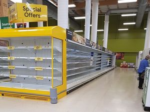Supporting image for story: Shelves empty at supermarkets as fridges break after heatwave