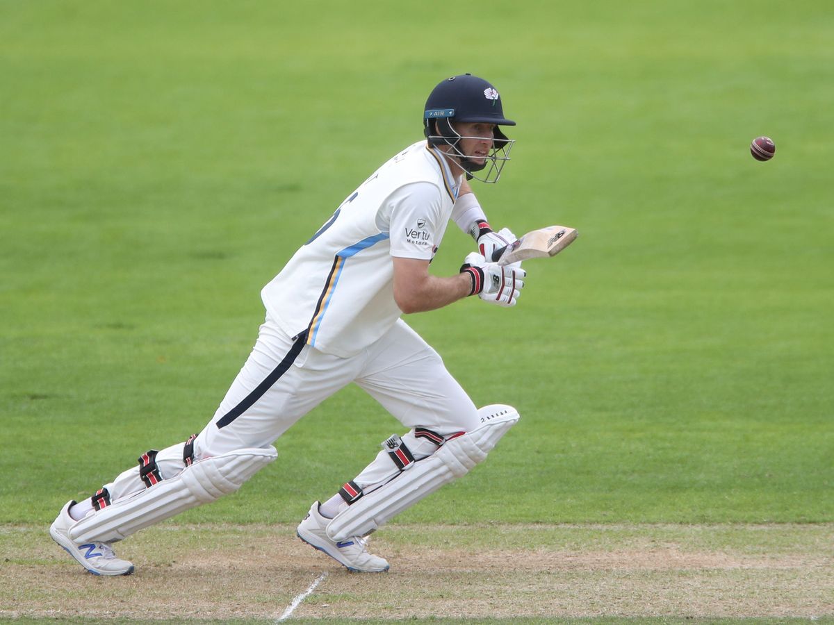 England stars stutter with the bat in County Championship action