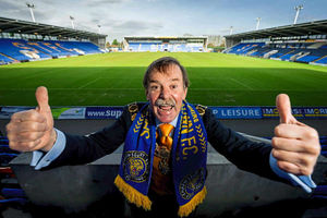 Mayor Miles Kenny shows his support