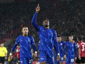 Supporting image for story: Chelsea boss Enzo Maresca sets Noni Madueke a challenge to reach greater heights