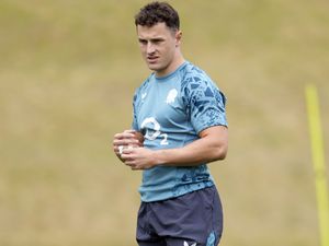 Supporting image for story: England name team for Six Nations opener against Wales