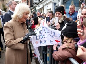 Supporting image for story: Kate thrilled by public support, Queen tells sisters with ‘send love’ posters