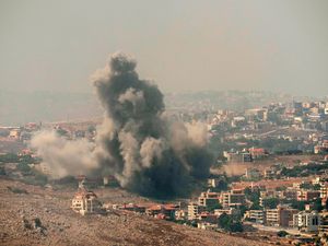 Supporting image for story: Leave Lebanon now, Starmer urges British citizens as conflict continues