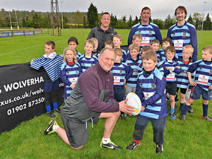Supporting image for story: World Cup winner Richard Hill a hit with Shrewsbury's rugby youngsters