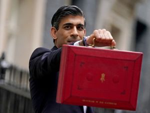 Supporting image for story: Sunak offers help to low-paid workers, pubs and businesses as economy recovers