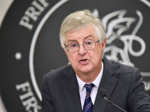 Supporting image for story: No early end to Welsh lockdown, warns First Minister