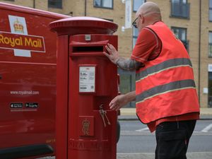 Supporting image for story: Royal Mail not rolling out further changes to second-class post until early 2026