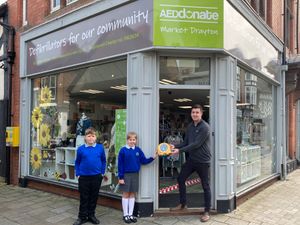 Supporting image for story: Market Drayton school given defibrillator by charity