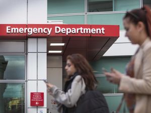 Supporting image for story: NHS waiting list hits new all-time high as people also face record A&E queues