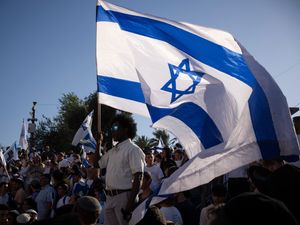 Supporting image for story: Nationalists march in Jerusalem as minister boasts of Jewish prayer at key site