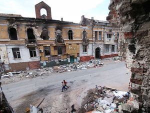 Supporting image for story: Russia slams sanctions and seeks to blame West for food crisis