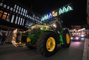 Shrewsbury Tractor run at Wyle Cop