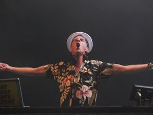 Supporting image for story: Fatboy Slim: First Glastonbury show with The Housemartins was ‘pivotal moment’