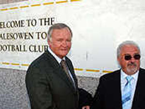 Supporting image for story: Big Ron at Halesowen
