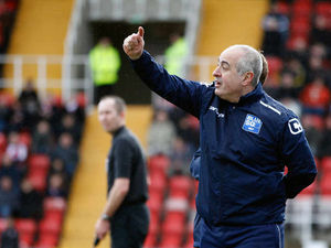 Supporting image for story: John Psaras frustrated by AFC Telford defending