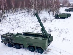 Supporting image for story: Russia threatens to strike UK military sites amid rising tensions over Ukraine