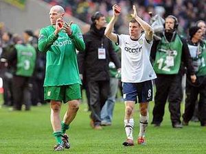 Supporting image for story: Pictures of all the match action