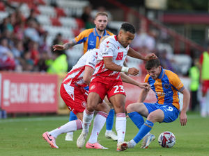 Supporting image for story: Dave Edwards: Shrewsbury will have to dig in during hard run of games 