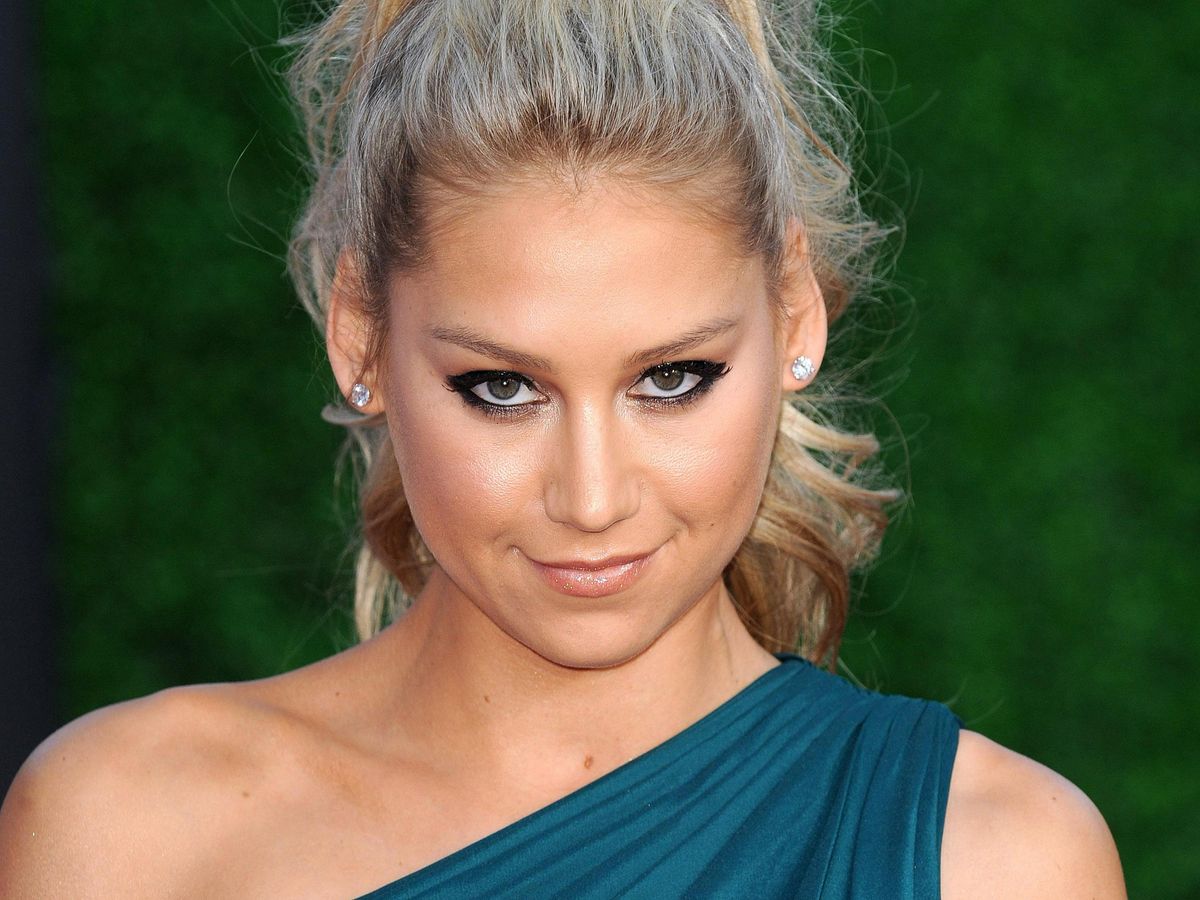 Anna Kournikova and Enrique Iglesias welcome fourth child