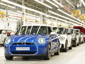 Supporting image for story: Trump’s tariffs put 25,000 UK automotive jobs at risk, think tank warns