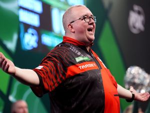 Supporting image for story: Stephen Bunting holds nerve to edge into second round of World Championship