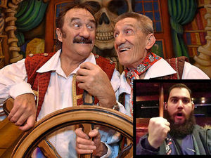 Supporting image for story: WATCH: A Brazilian view on the Wolverhampton pantomime