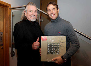 Robert Plant meets new Wolves Manager Julen Lopetegui (Picture: WWFC)