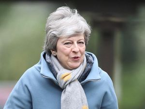 Supporting image for story: Theresa May to meet Merkel and Macron in push for Brexit extension