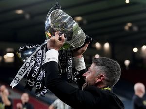 Supporting image for story: St Mirren boss Stephen Robinson wants others to take limelight after cup glory