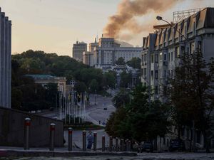 Supporting image for story: Russia hits Kyiv in largest aerial attack on Ukraine since war began