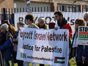 Supporting image for story: Anti-war protesters return to engine factory in Shenstone