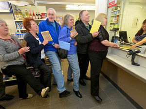 Supporting image for story: Customers' backing for post office move