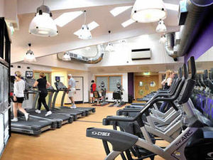 Supporting image for story: Hundreds flock to new Wellington leisure centre