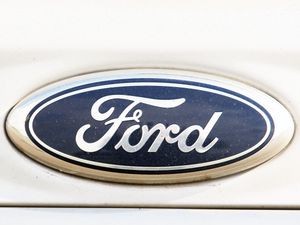 Supporting image for story: Ford managers threaten strike over pay dispute