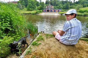 Willow takes a splash while Nicholas Combrinck watches