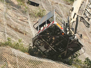 Supporting image for story: Falcon rescued from rockface