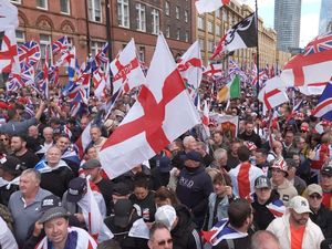 Supporting image for story: Thousands gather in London for Tommy Robinson rally and counter-protest