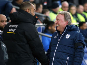 Supporting image for story: Neil Warnock congratulates Wolves boss Nuno