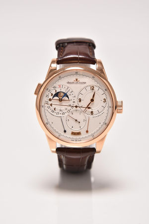 The Jaeger-LeCoultre Duometre Quantieme Lunaire gentleman’s 18ct pink gold calendar wristwatch that sold for £11,000