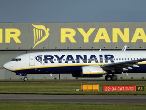 Supporting image for story: Ryanair cancels 170 flights because of French air traffic control strikes