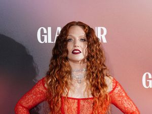 Supporting image for story: Jess Glynne ‘overwhelmed’ at receiving award celebrating one billion streams